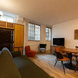  Apartment Au Pied De La Tour